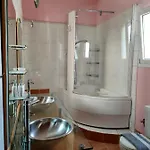 Rea House 1 * Razáta