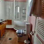 Rea House 1 * Razáta
